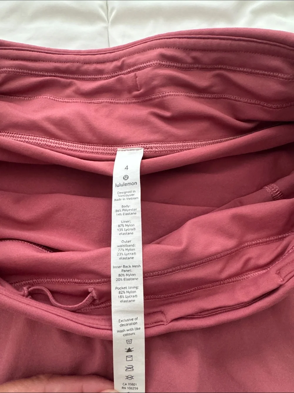 lululemon athletica Play off the Pleats skirt - Cherry Mint